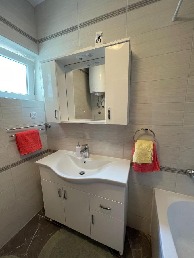 Apartments Sestan Novalja Eksteriør billede